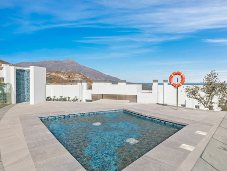 Ground Floor Apartment for sale in Benahavis
