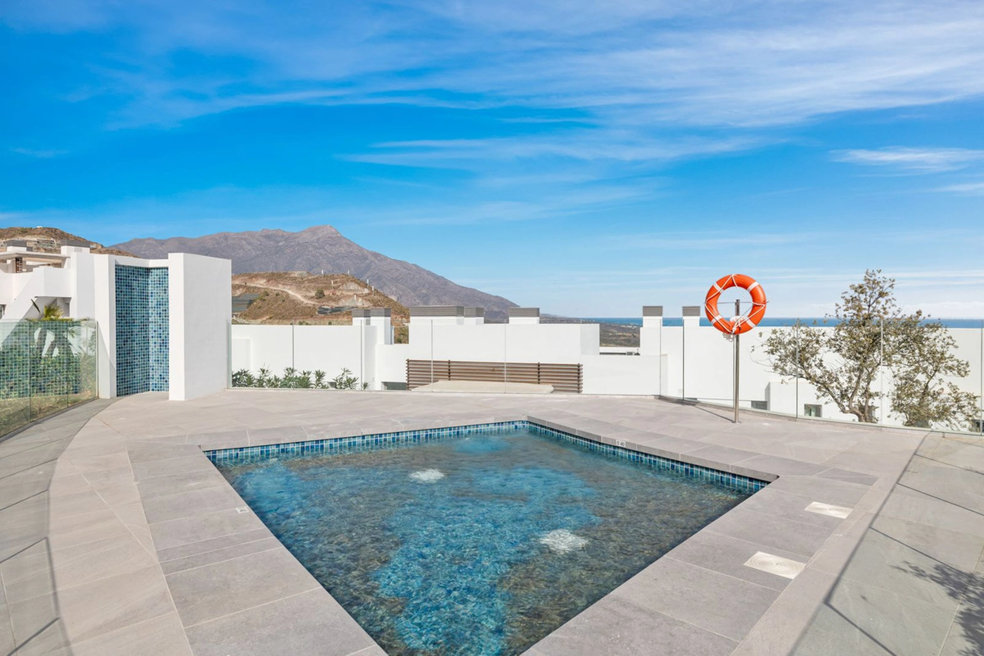 Ground Floor Apartment for sale in Benahavis