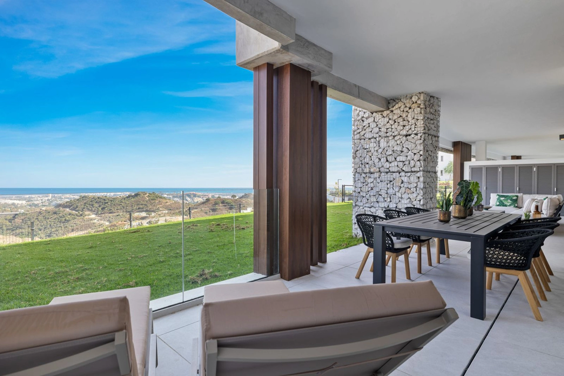 Ground Floor Apartment for sale in Benahavis