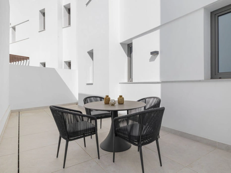 Ground Floor Apartment for sale in Benahavis