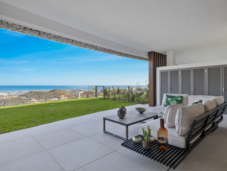 Ground Floor Apartment for sale in Benahavis
