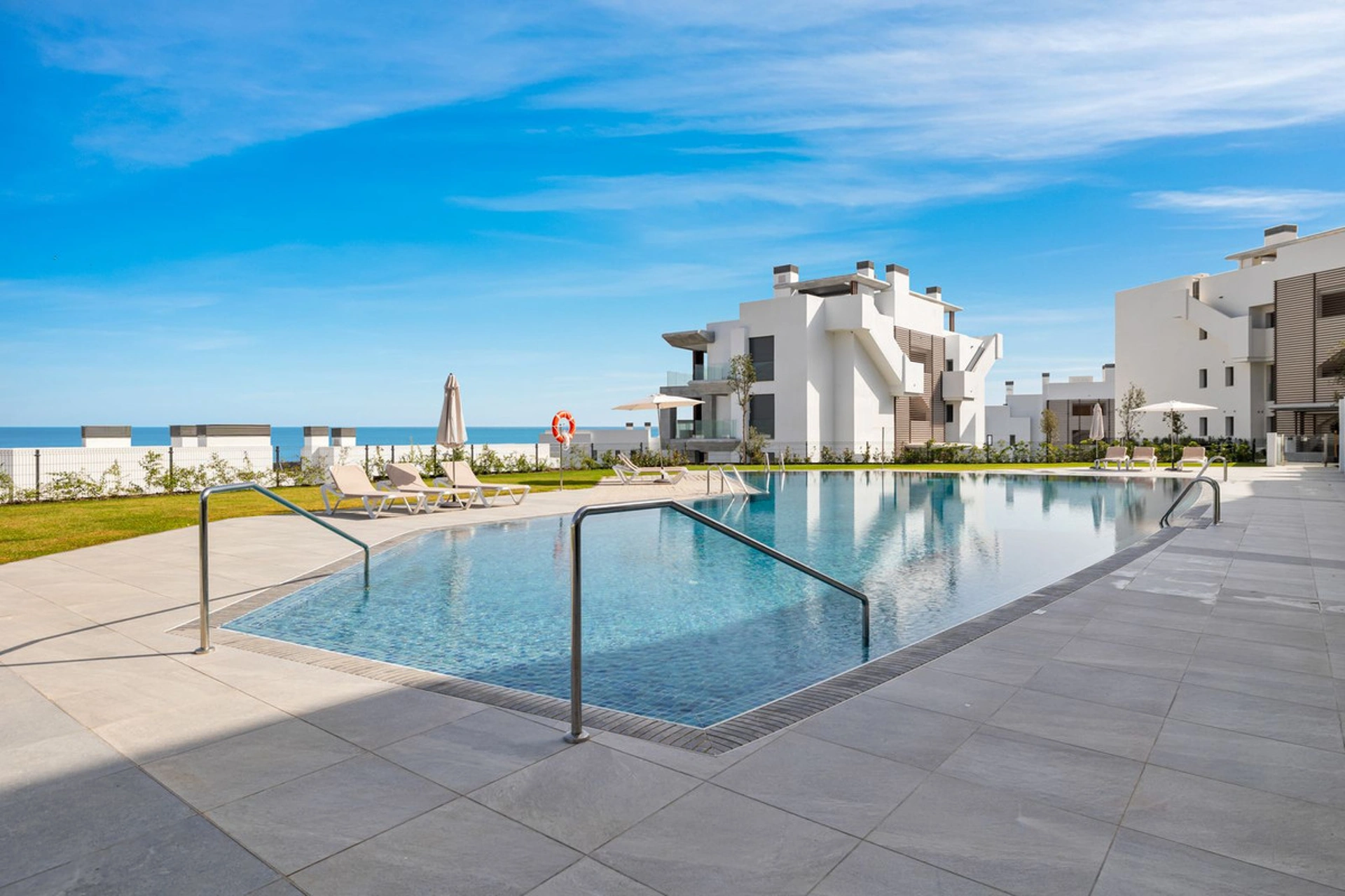 Ground Floor Apartment for sale in Benahavis