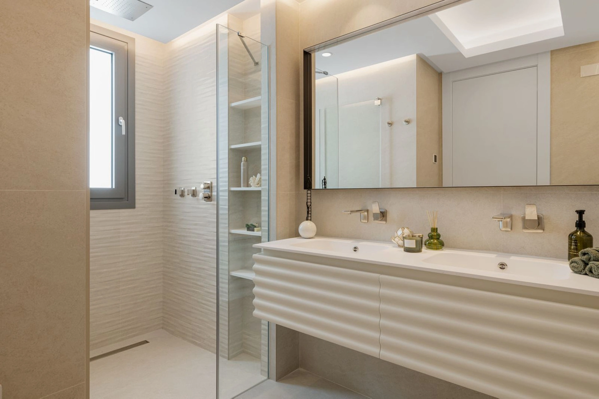Ground Floor Apartment for sale in Benahavis