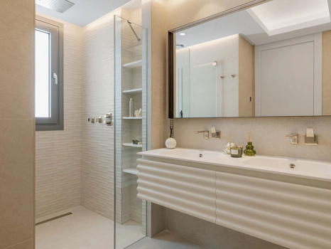 Ground Floor Apartment for sale in Benahavis