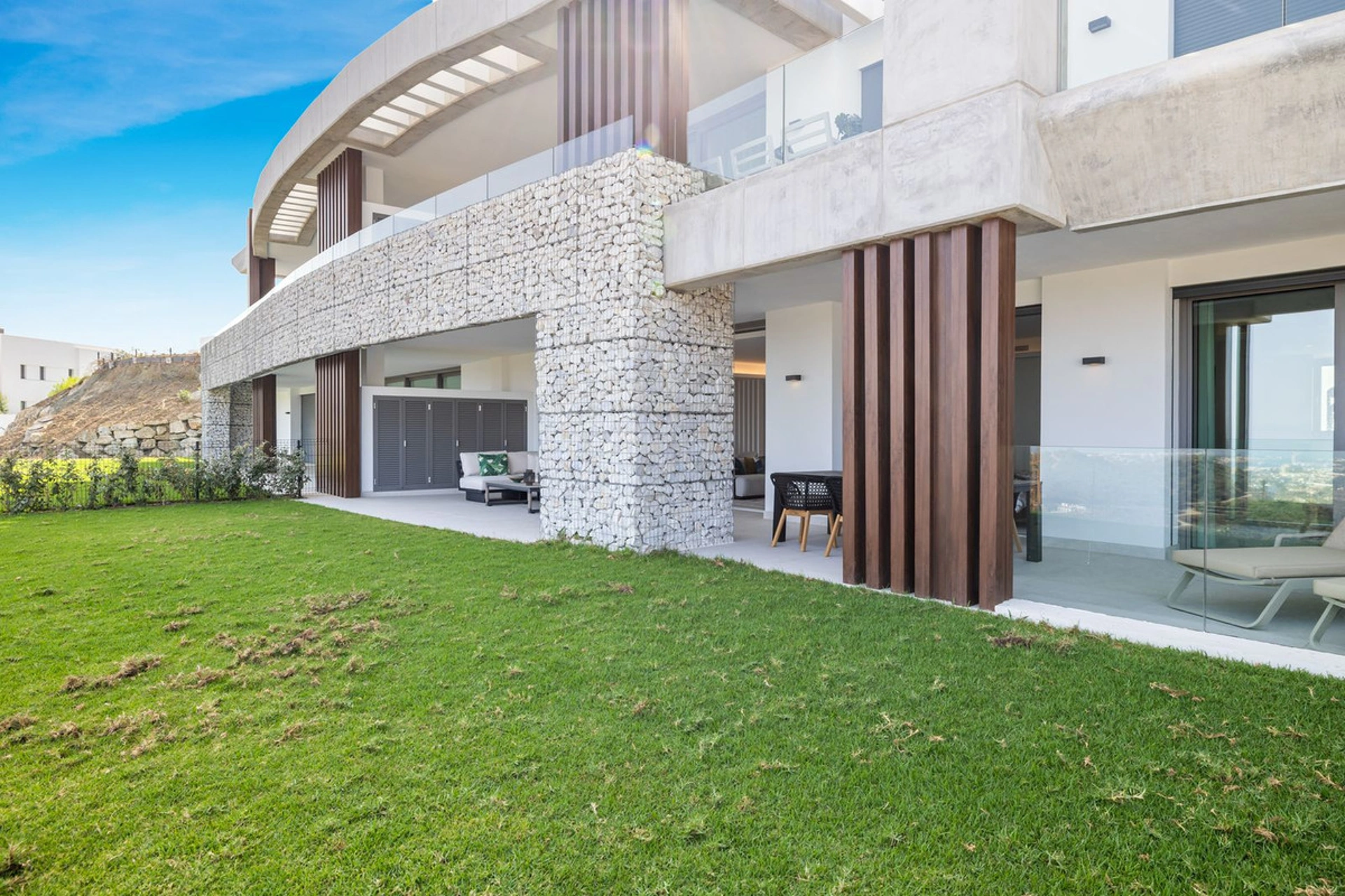 Ground Floor Apartment for sale in Benahavis