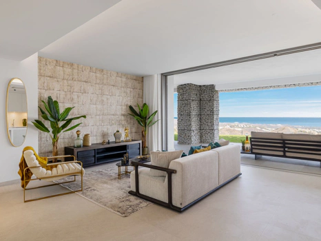 Ground Floor Apartment for sale in Benahavis
