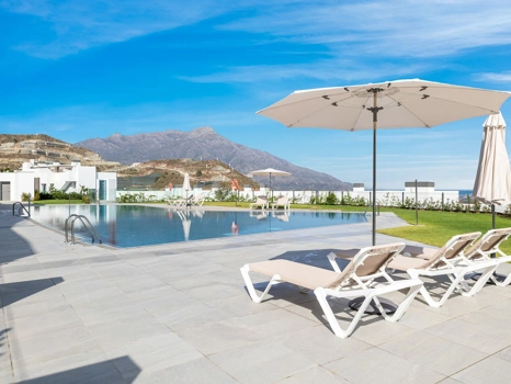 Ground Floor Apartment for sale in Benahavis