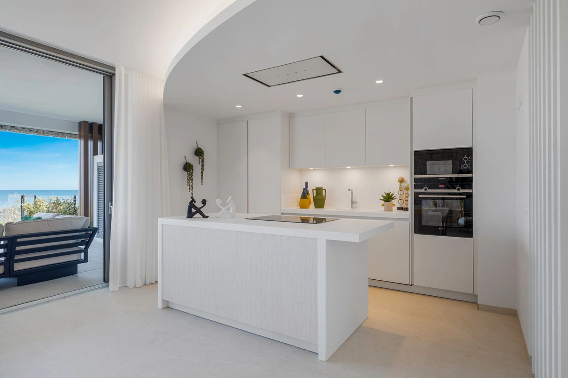 Ground Floor Apartment for sale in Benahavis
