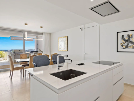 Ground Floor Apartment for sale in Nueva Andalucia, Marbella