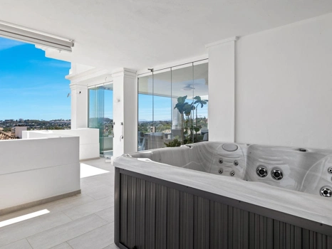 Ground Floor Apartment for sale in Nueva Andalucia, Marbella