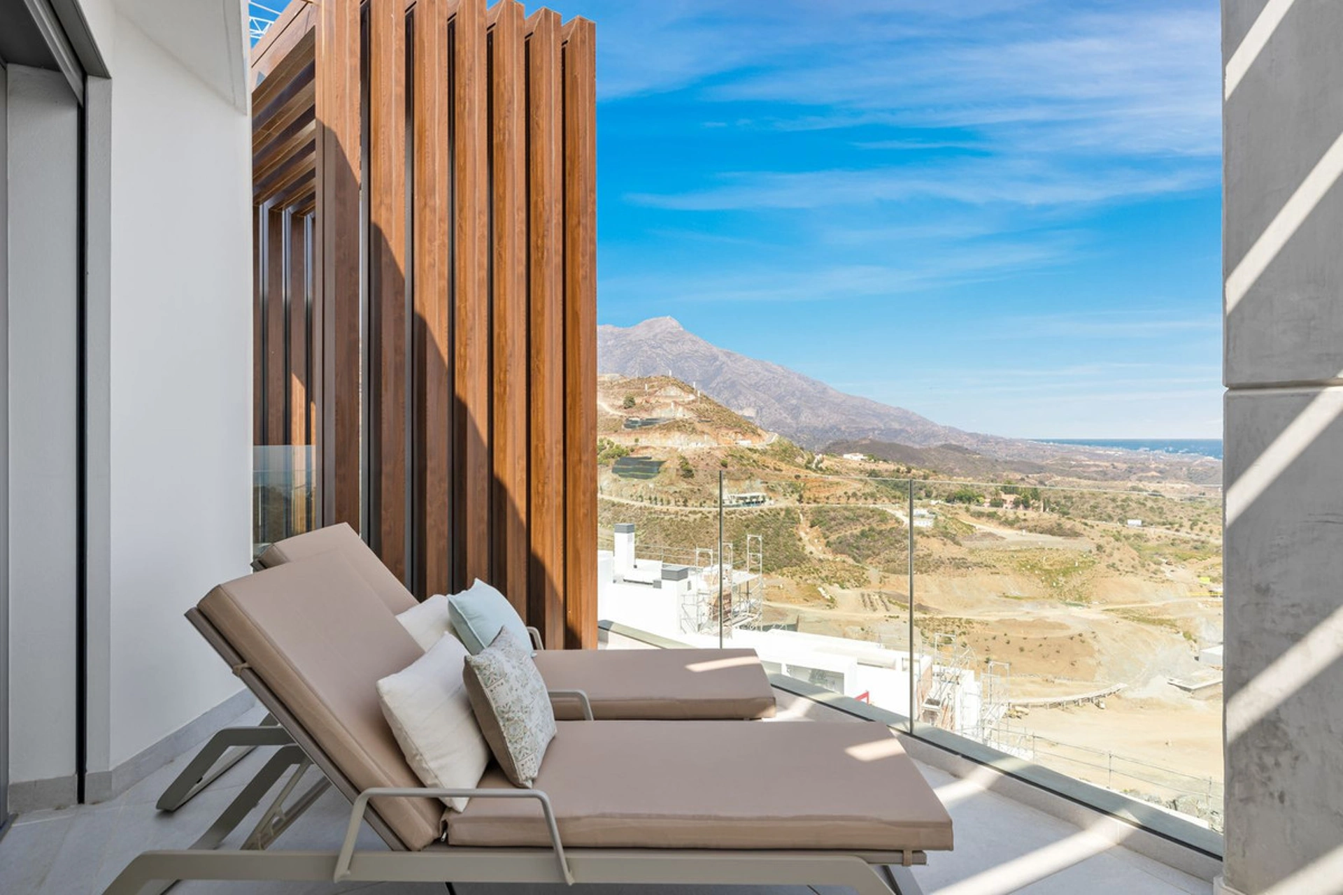 Ground Floor Apartment for sale in Benahavis