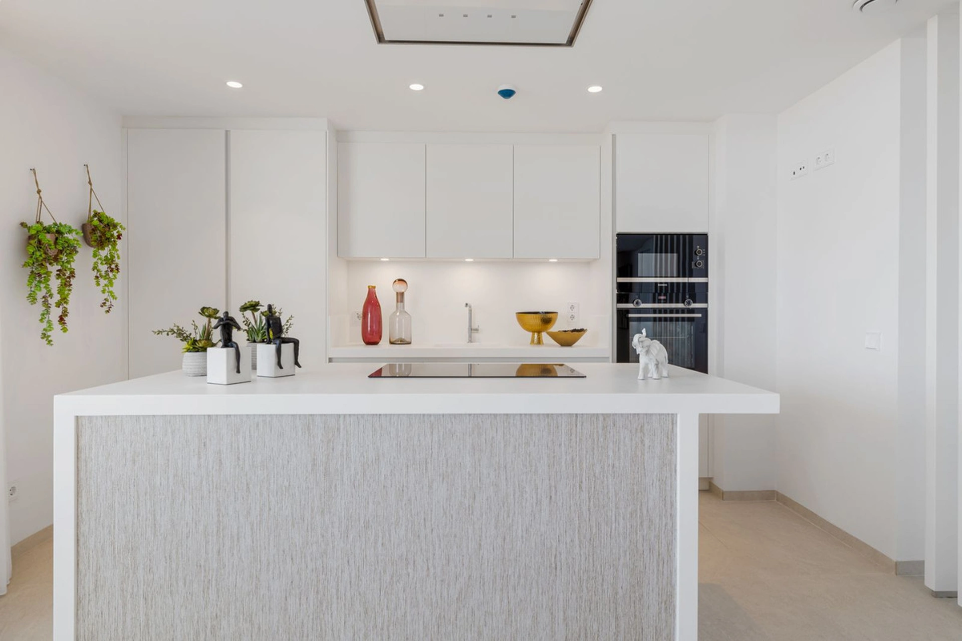 Ground Floor Apartment for sale in Benahavis