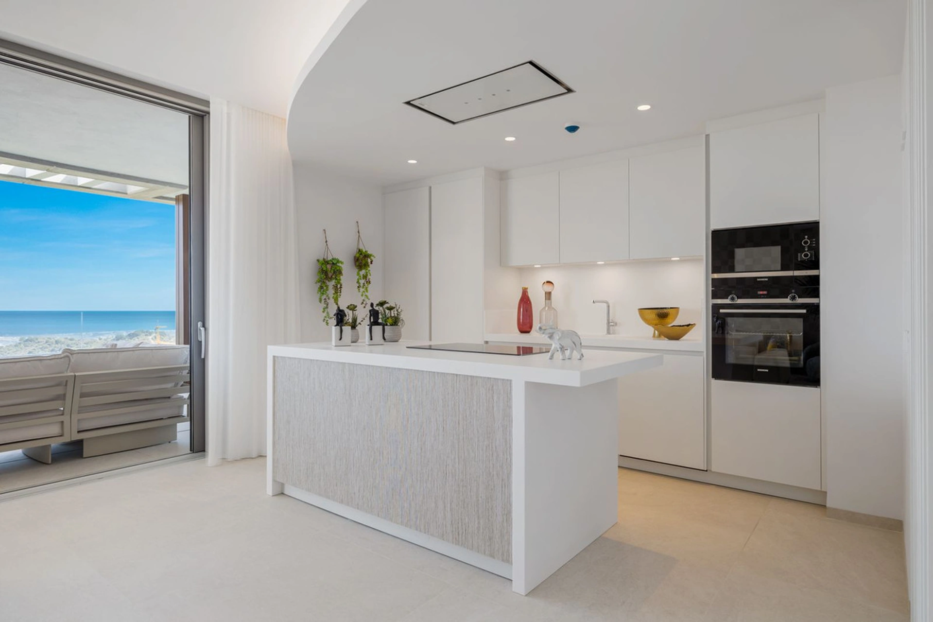 Ground Floor Apartment for sale in Benahavis