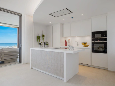 Ground Floor Apartment for sale in Benahavis
