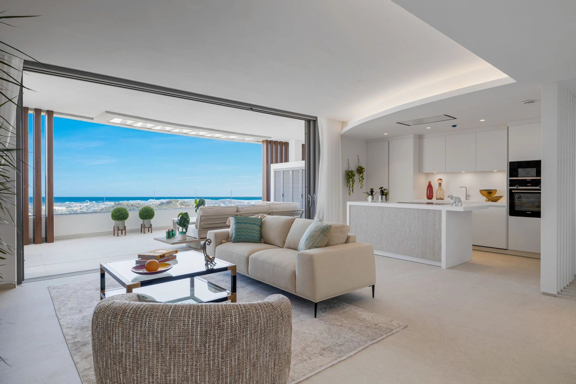 Ground Floor Apartment for sale in Benahavis
