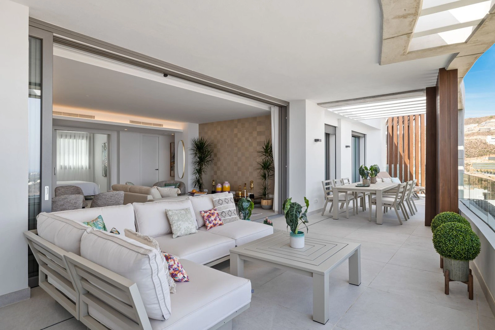Ground Floor Apartment for sale in Benahavis