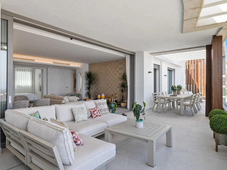 Ground Floor Apartment for sale in Benahavis