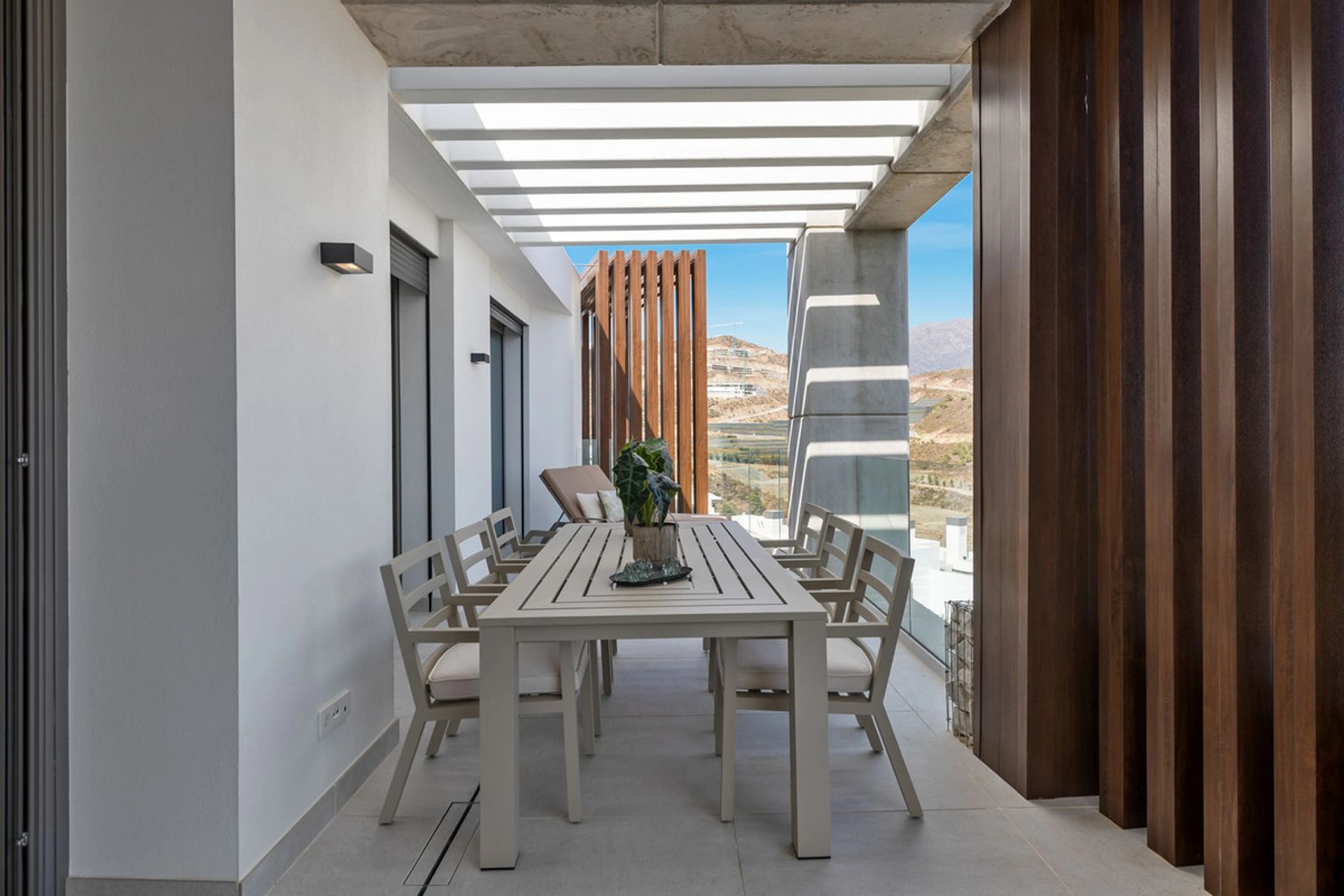 Ground Floor Apartment for sale in Benahavis