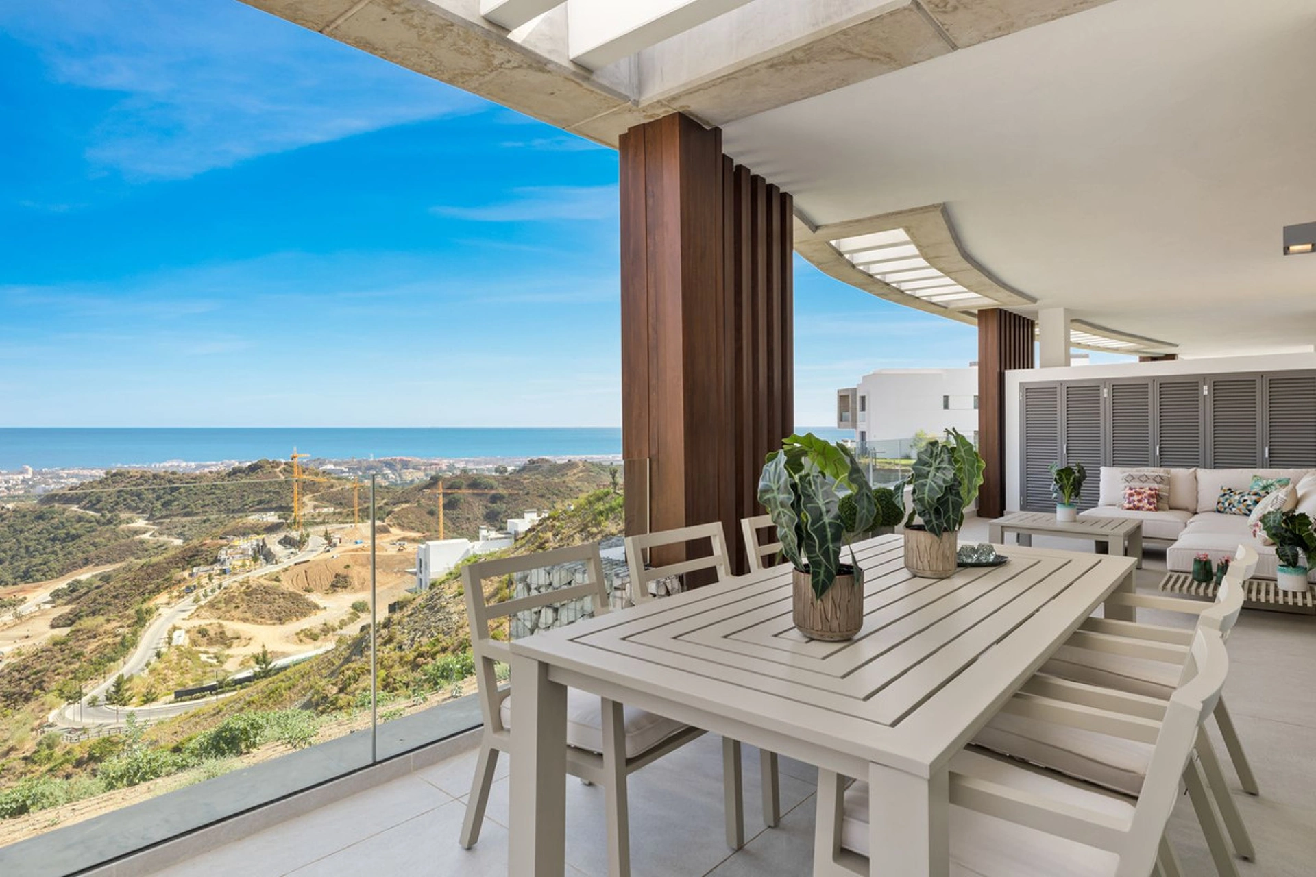 Ground Floor Apartment for sale in Benahavis