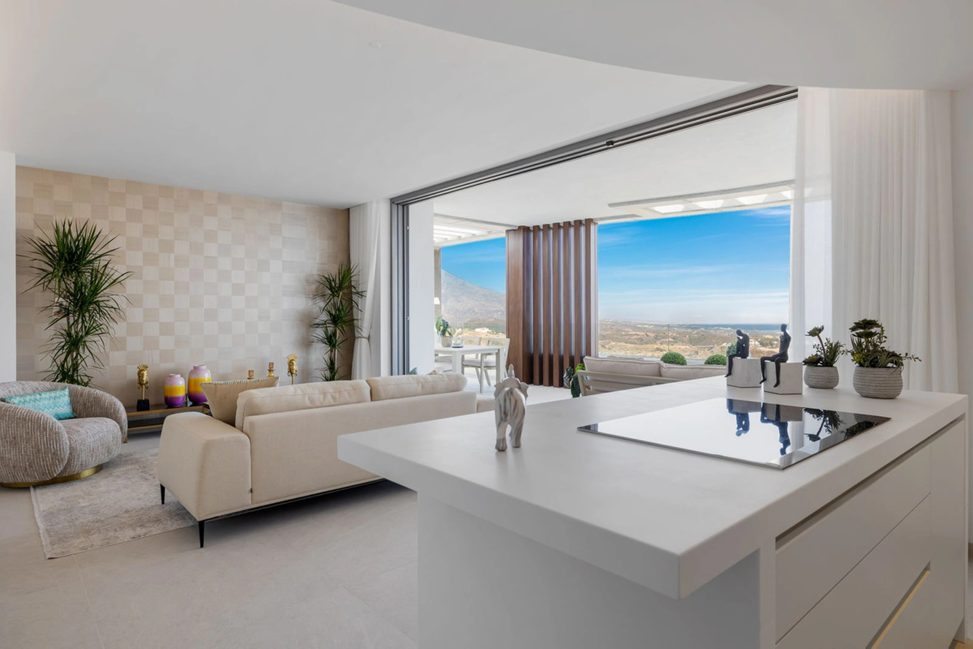 Ground Floor Apartment for sale in Benahavis