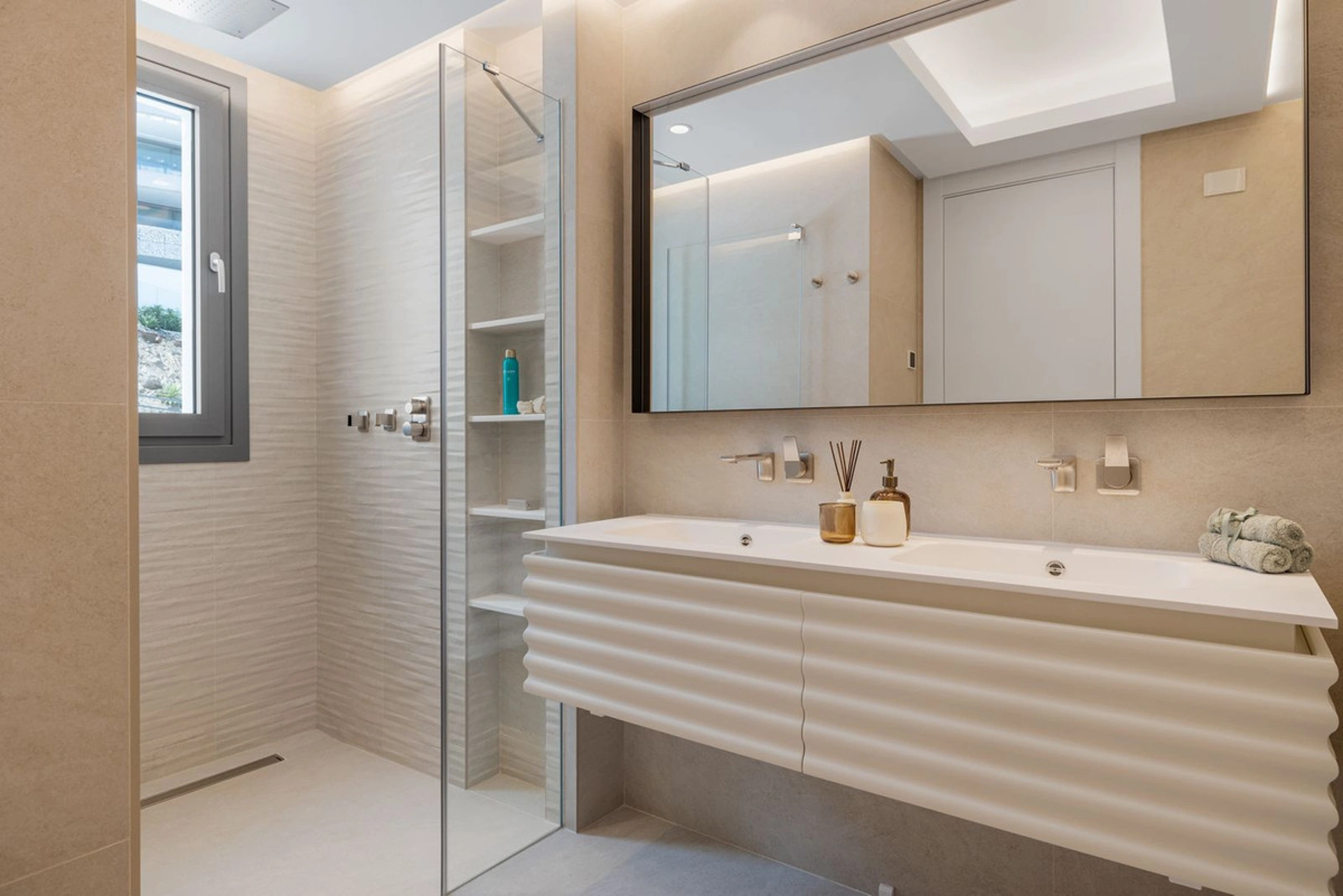 Ground Floor Apartment for sale in Benahavis