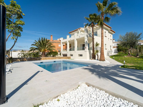 Villa for sale in Mijas Costa