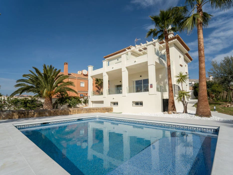 Villa for sale in Mijas Costa