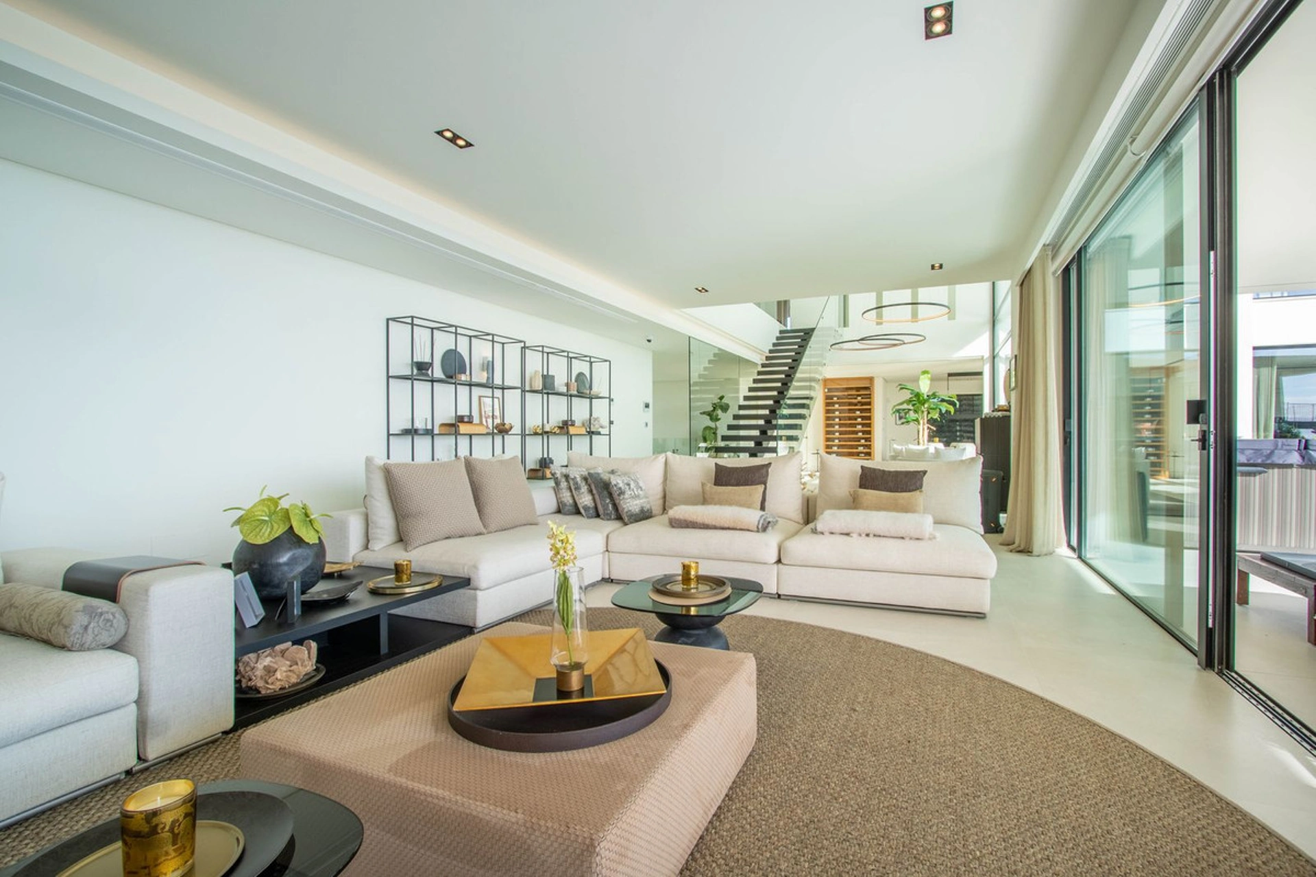 Villa for sale in Benahavis