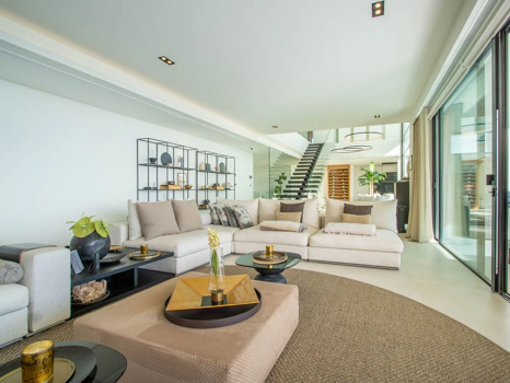 Villa for sale in Benahavis