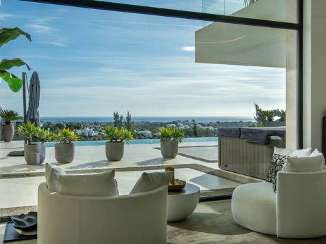 Villa for sale in Benahavis