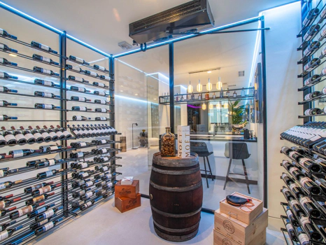 Villa for sale in Benahavis