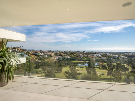 Villa for sale in Benahavis