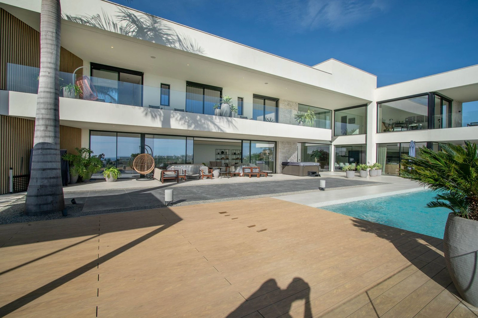 Villa for sale in Benahavis