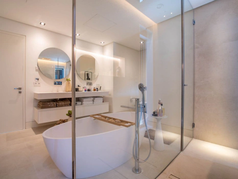 Villa for sale in Benahavis