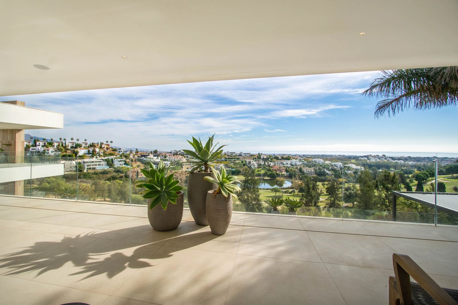 Villa for sale in Benahavis