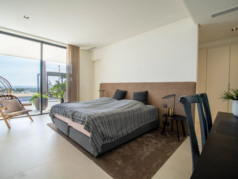 Villa for sale in Benahavis
