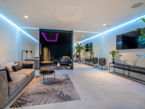 Villa for sale in Benahavis