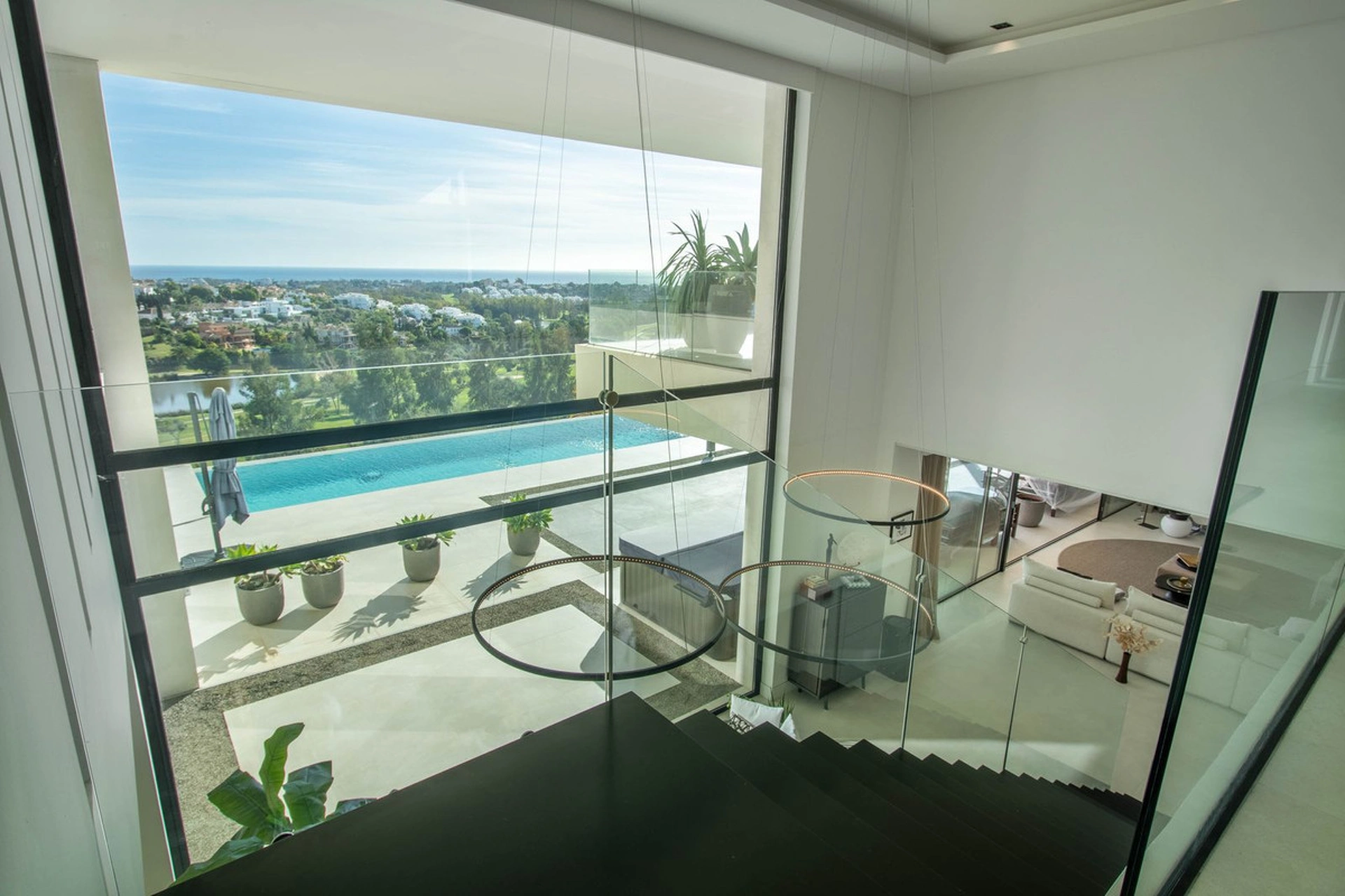 Villa for sale in Benahavis