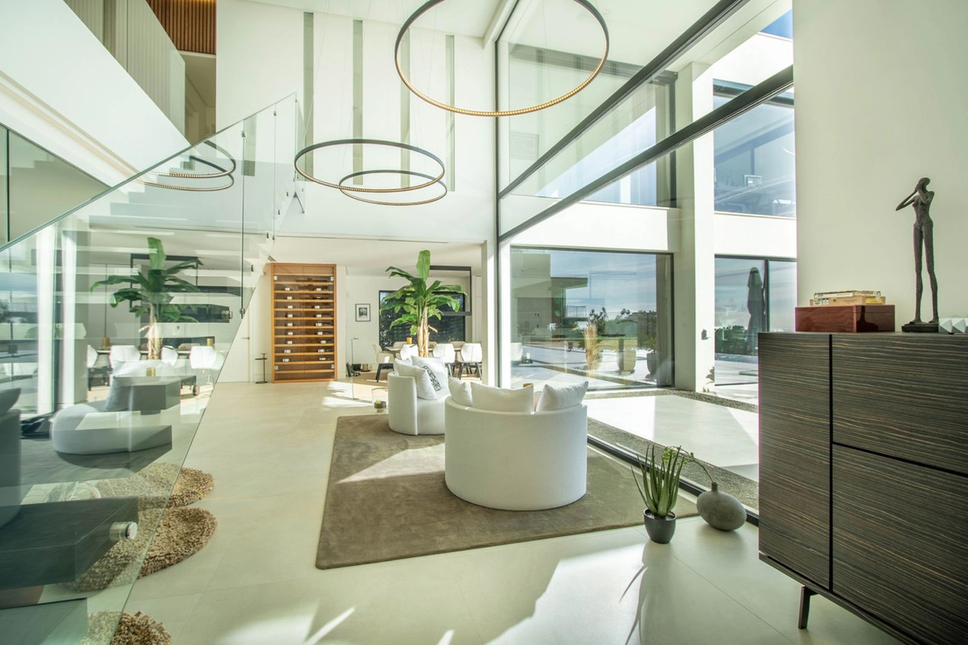 Villa for sale in Benahavis