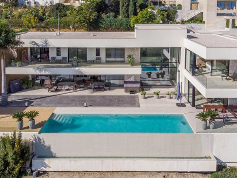 Villa for sale in Benahavis