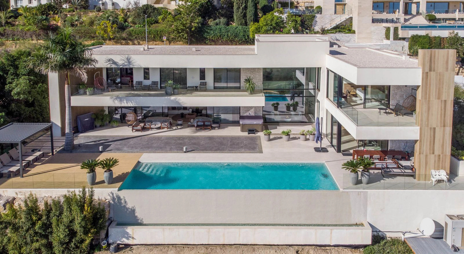 Villa for sale in Benahavis
