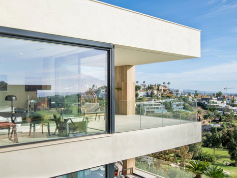 Villa for sale in Benahavis