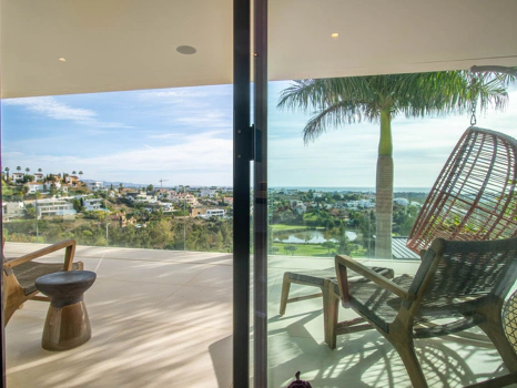 Villa for sale in Benahavis