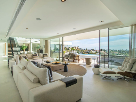 Villa for sale in Benahavis