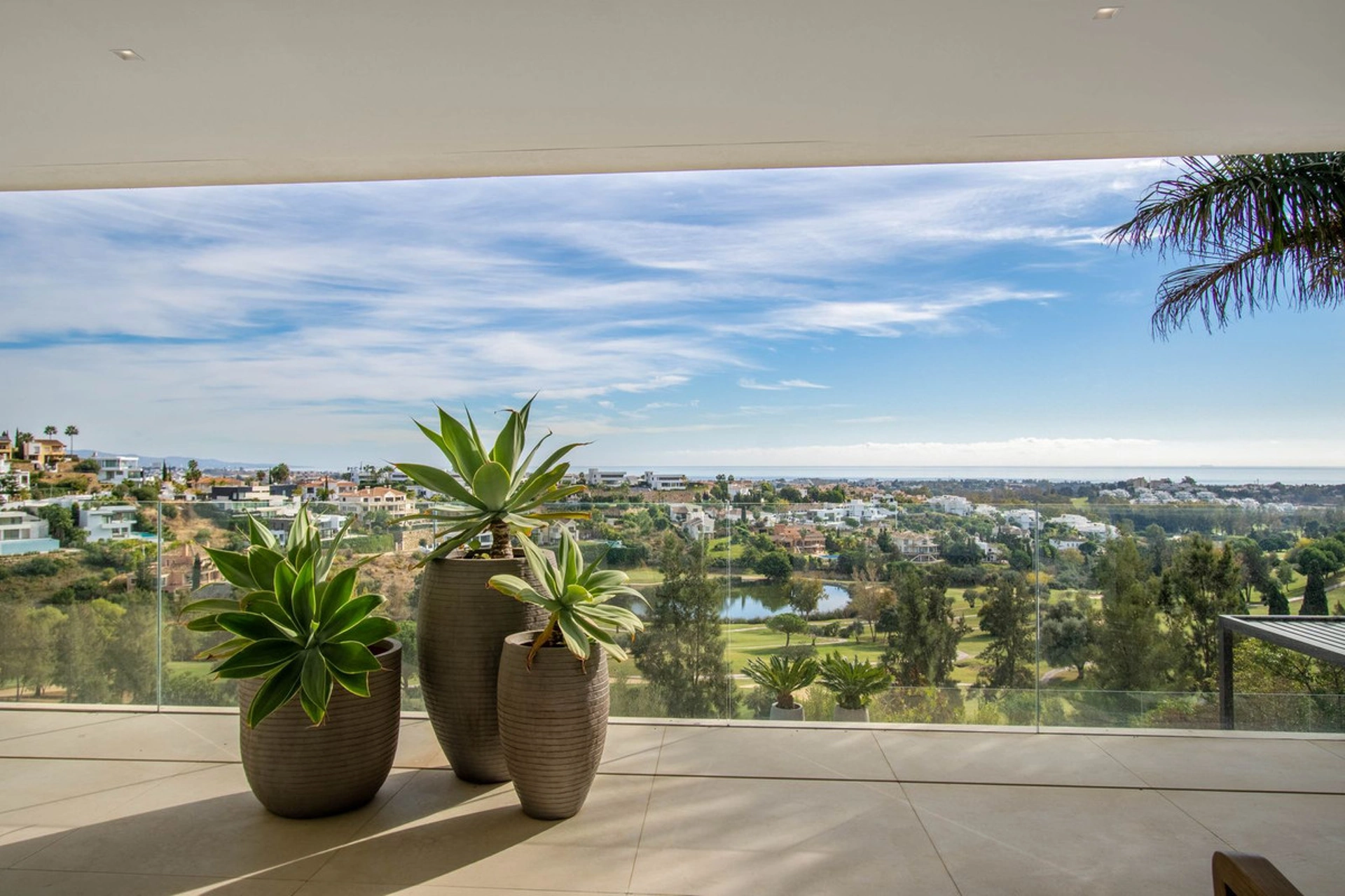 Villa for sale in Benahavis