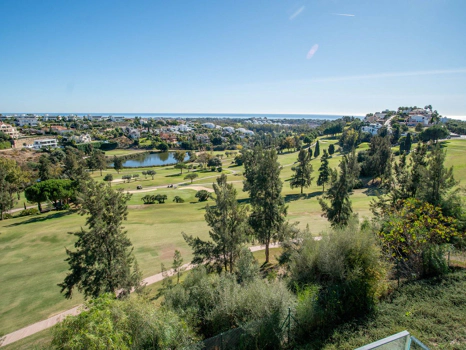 Villa for sale in Benahavis