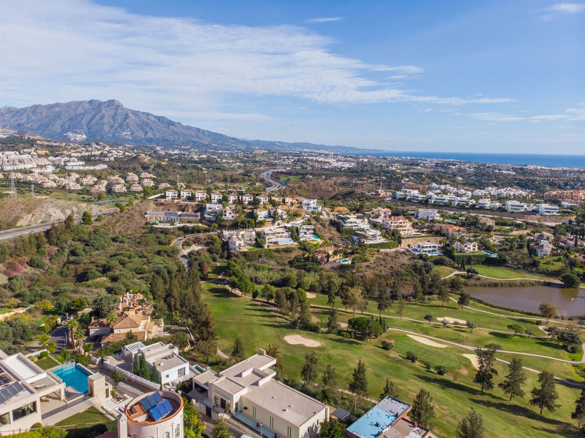 Villa for sale in Benahavis