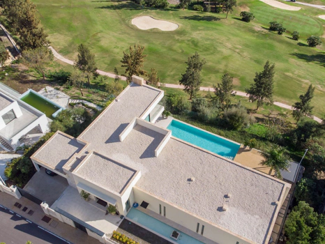 Villa for sale in Benahavis