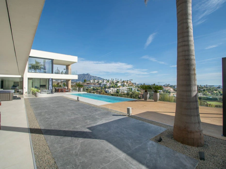 Villa for sale in Benahavis