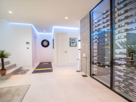 Villa for sale in Benahavis